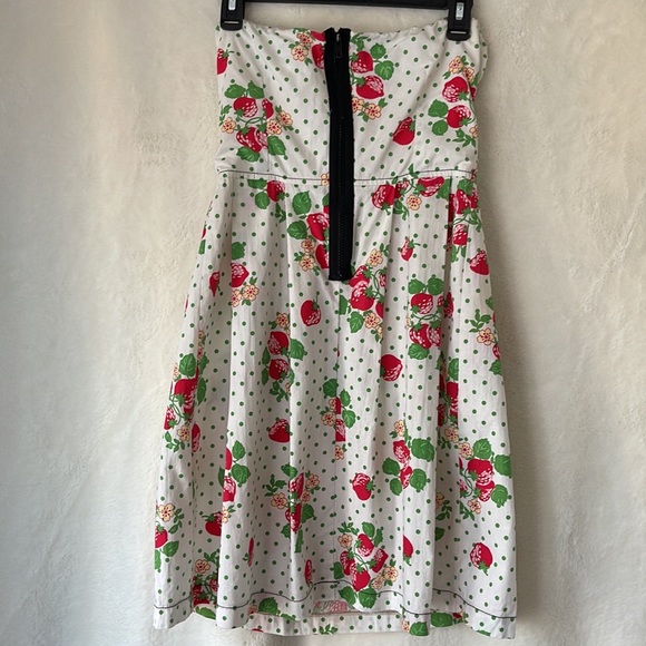 Vintage BeeBop & Wally Strapless Pleated Strawberry Print Dress Size XS - Picture 3 of 13